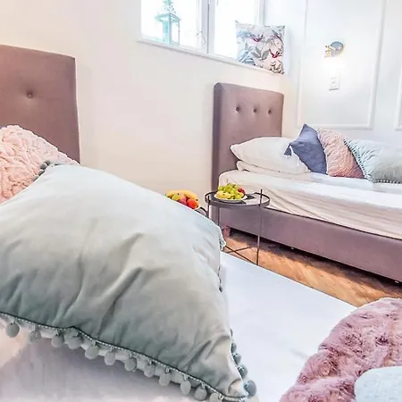 Family Luxury Pure Old Town 1-8, 2 Sypialnie I Salon, 60m2, Summerwinter Brand Apartment