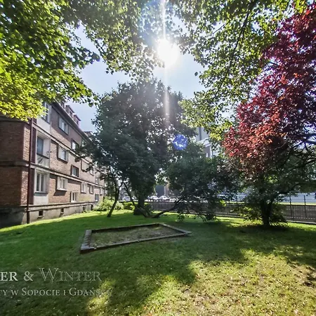 Summerwinter - Luxury Pure Old Town Trees View Apartment, 2 Bedrooms * גדנסק